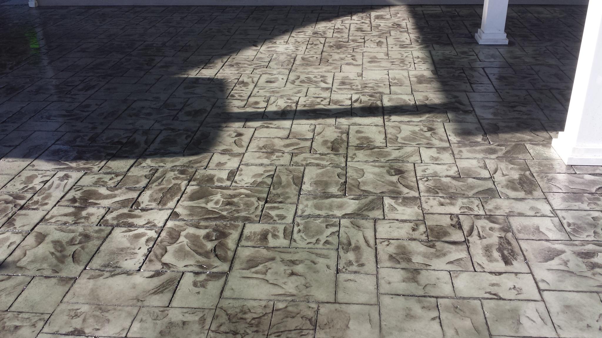 Backyard concrete patio by Medford Concrete in Talent, Oregon