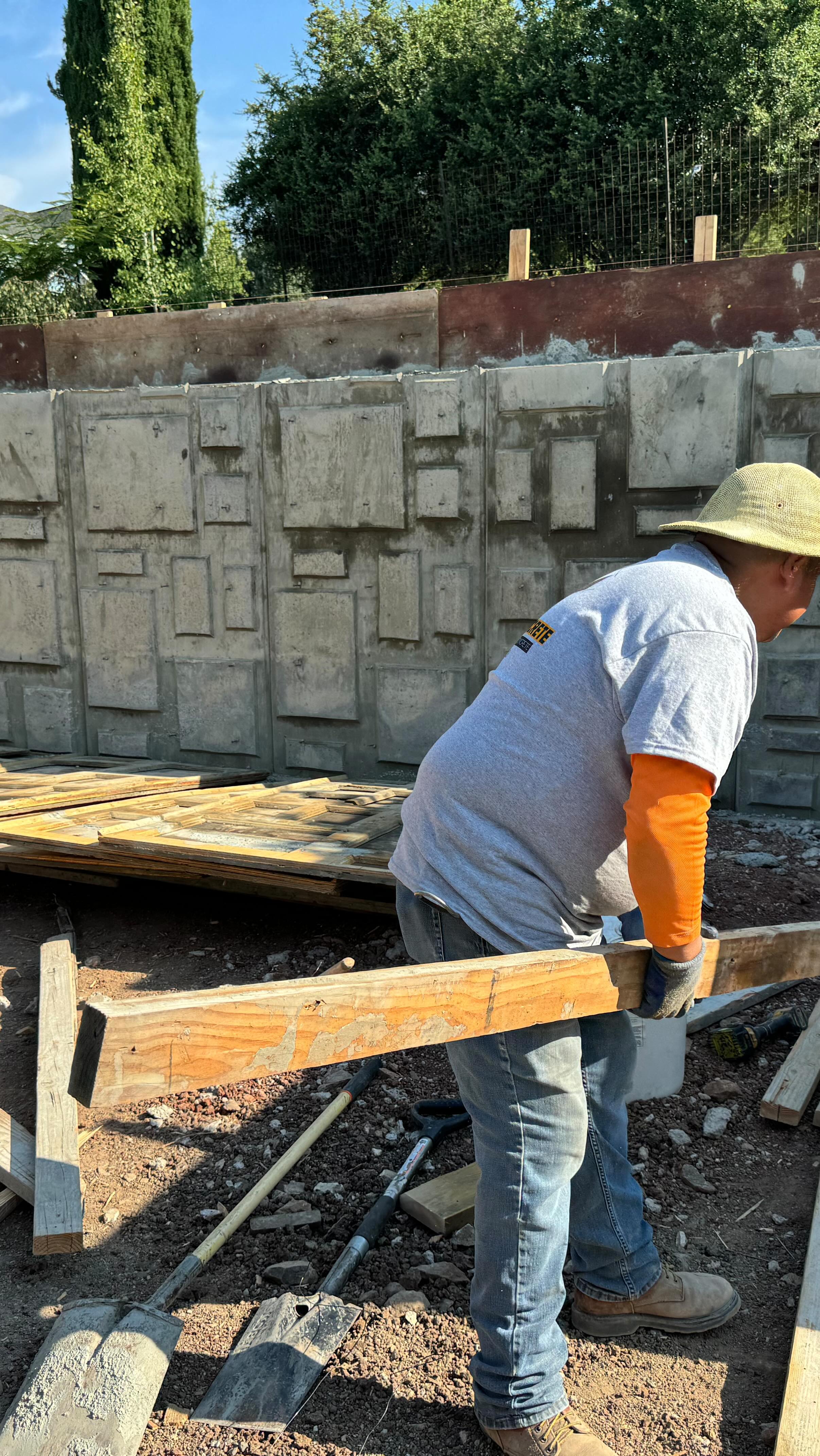 Concrete formwork on a Southern Oregon foundation pour