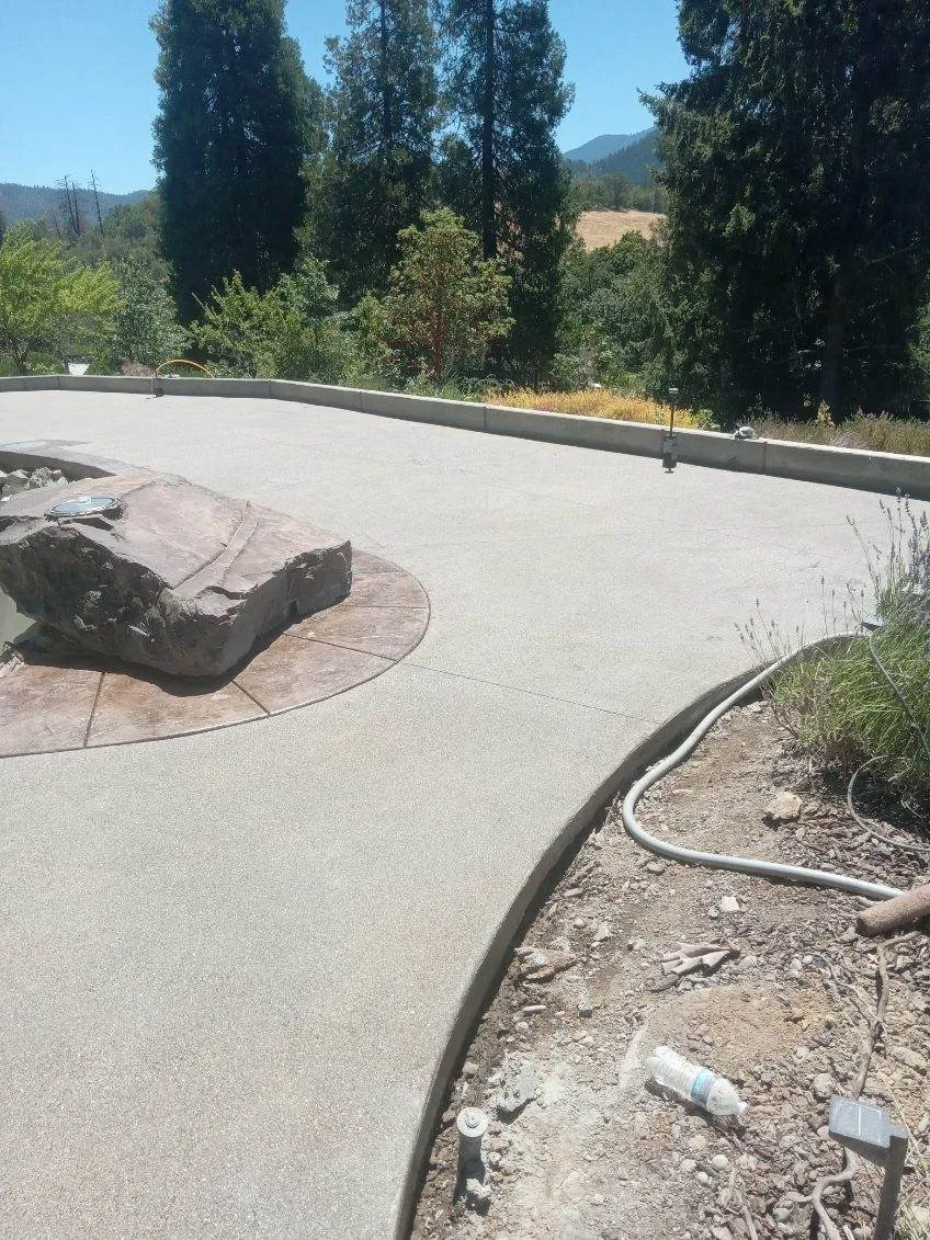 Broom-finished concrete walkway in Ashland, Oregon
